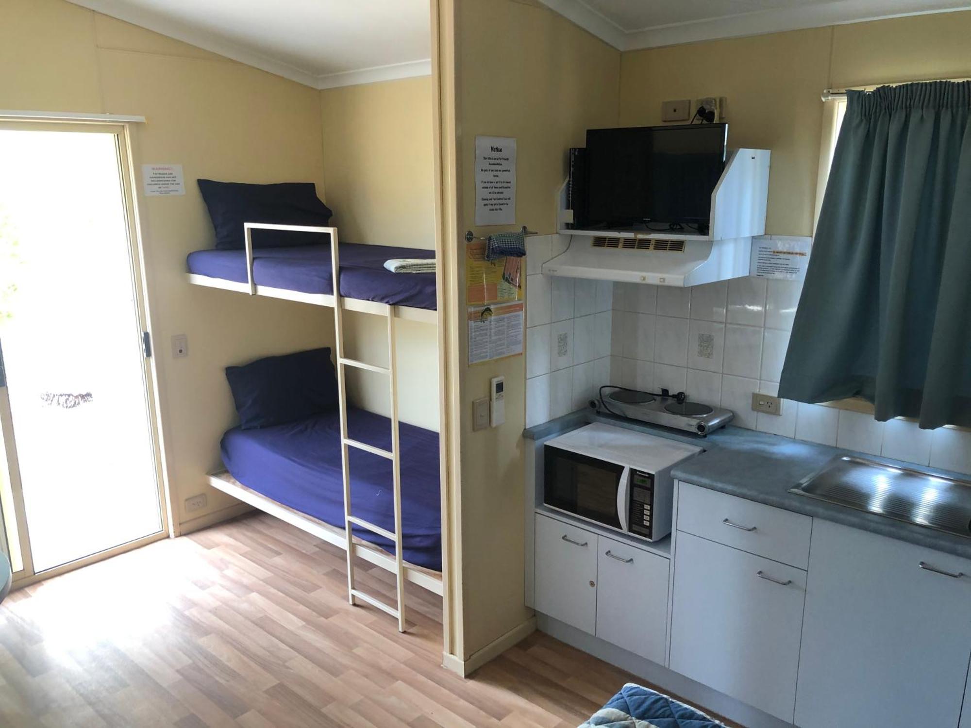 Point Sunset Holiday park